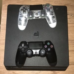 PS4/Controllers/Headset/Charger/PS4 slim